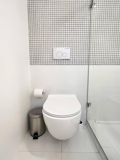 New Cozy Modern Minimalist Stay In Brooklyn At Rem-Casa 纽约 外观 照片